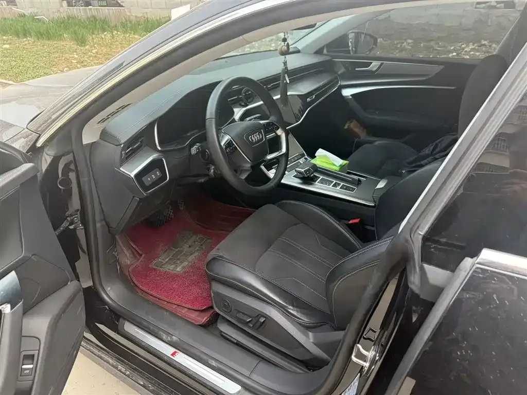 Audi A7L 2024 из CN, фото 4