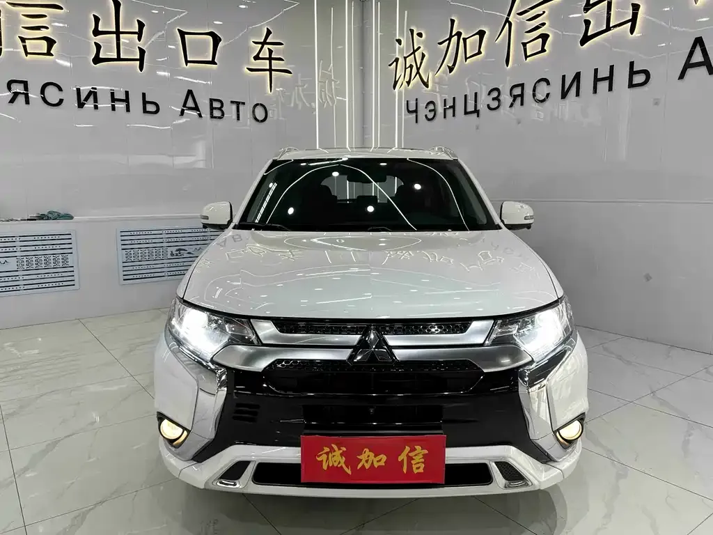 Mitsubishi Outlander — фото 3