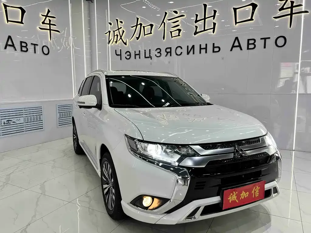 Mitsubishi Outlander — фото 2