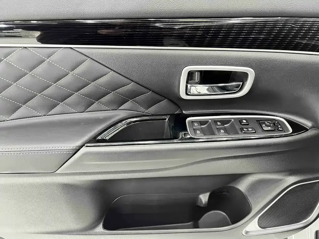 Mitsubishi Outlander — фото 10
