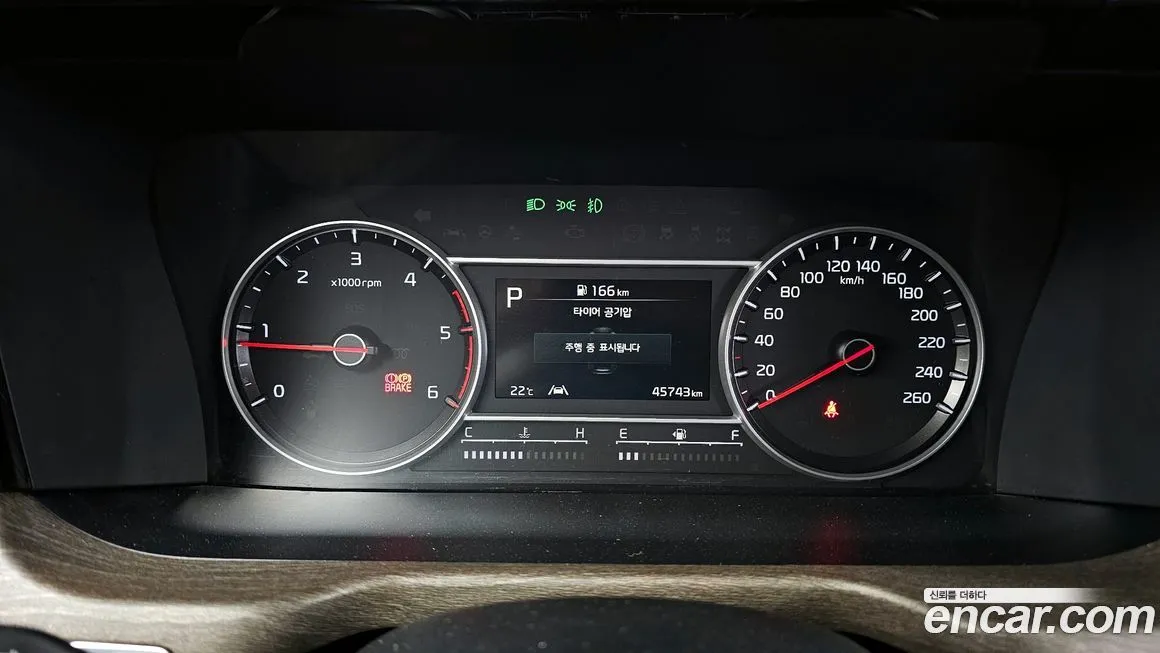 Kia Sorento — фото 9