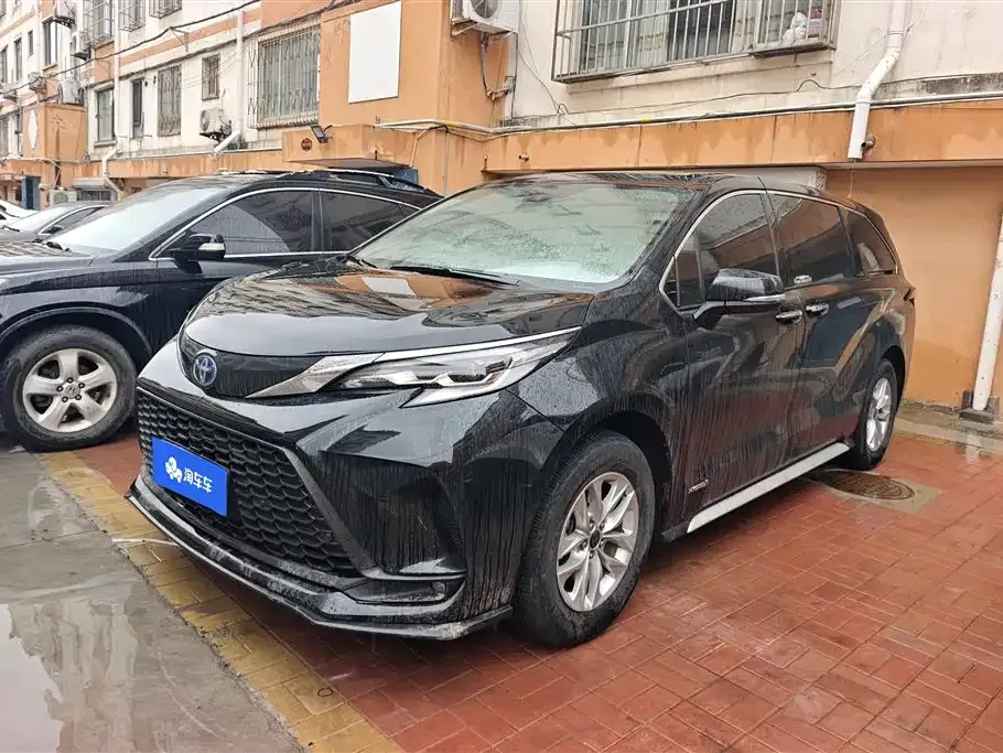Toyota Granvia 2024 из CN, фото 1