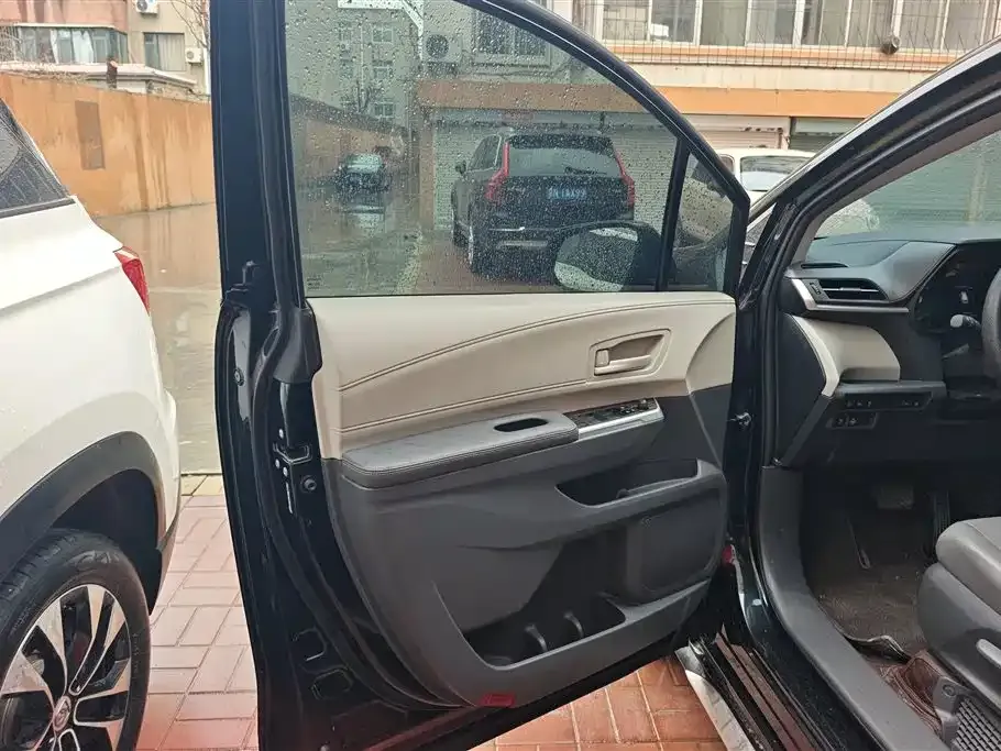 Toyota Granvia 2024 из CN, фото 3