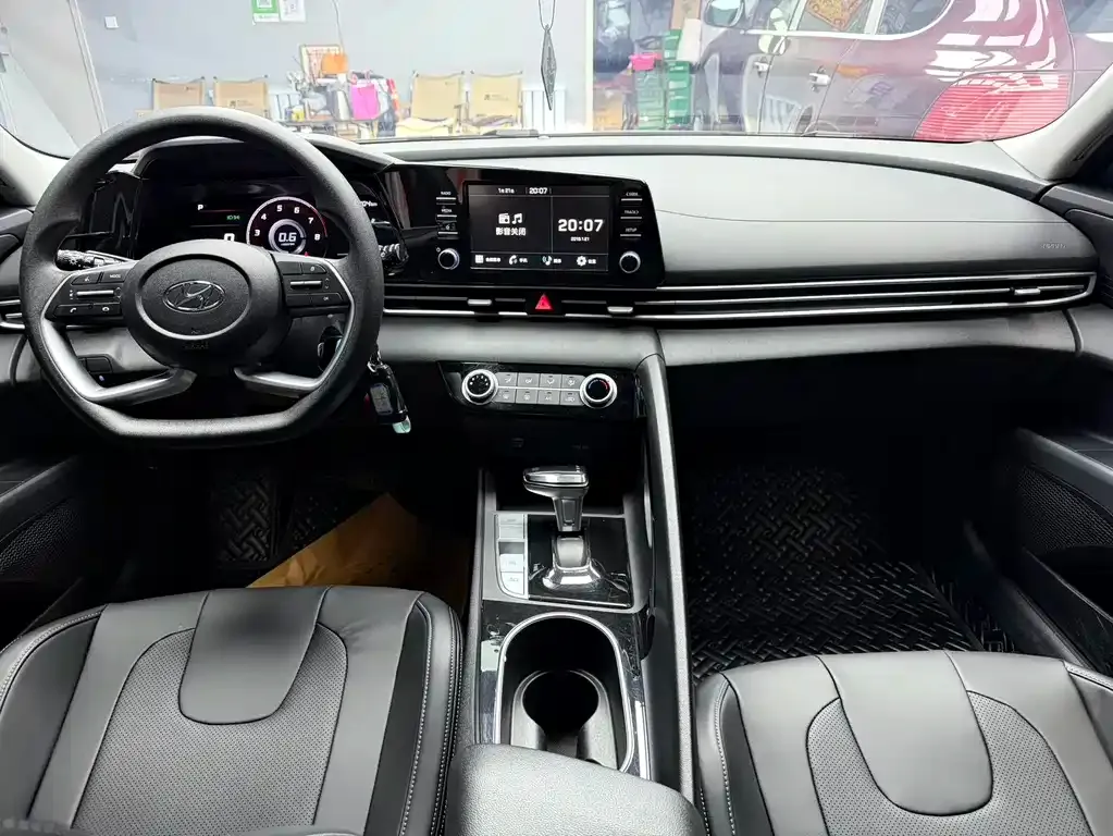 Hyundai Elantra 2023 из CN, фото 7