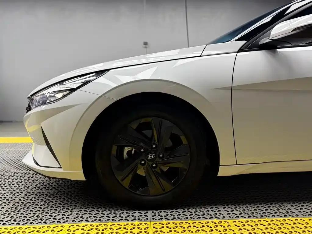 Hyundai Elantra 2023 из CN, фото 5