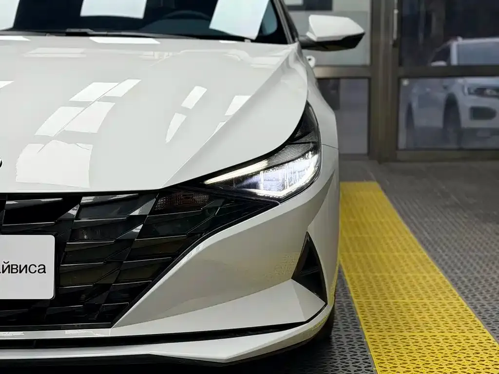 Hyundai Elantra 2023 из CN, фото 3