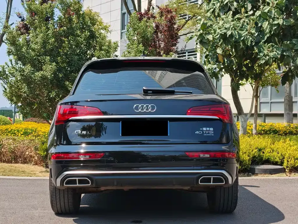 Audi Q5L — фото 3