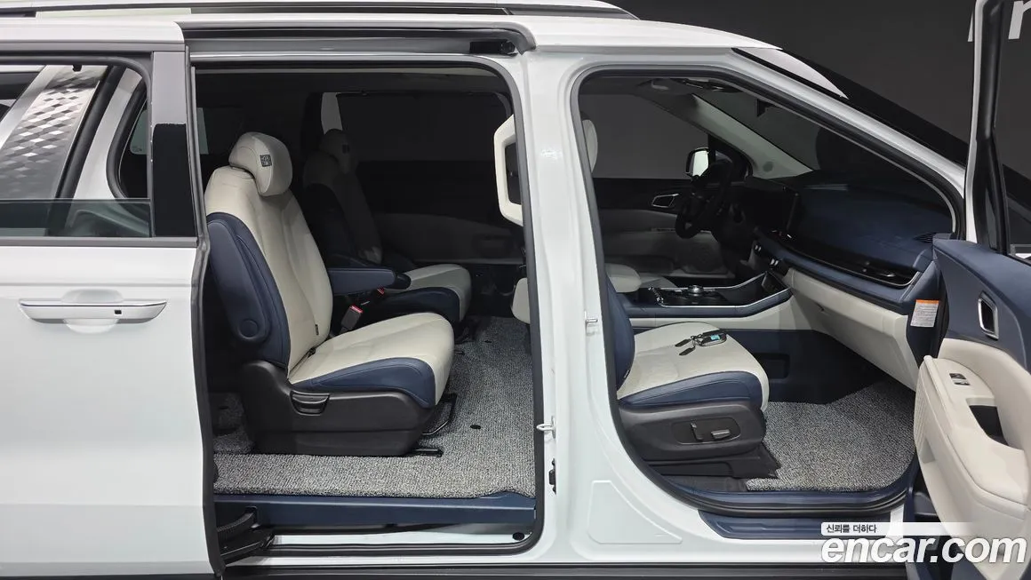 Kia Carnival — фото 10