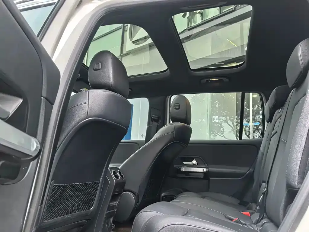 Mercedes-Benz EQB — фото 10