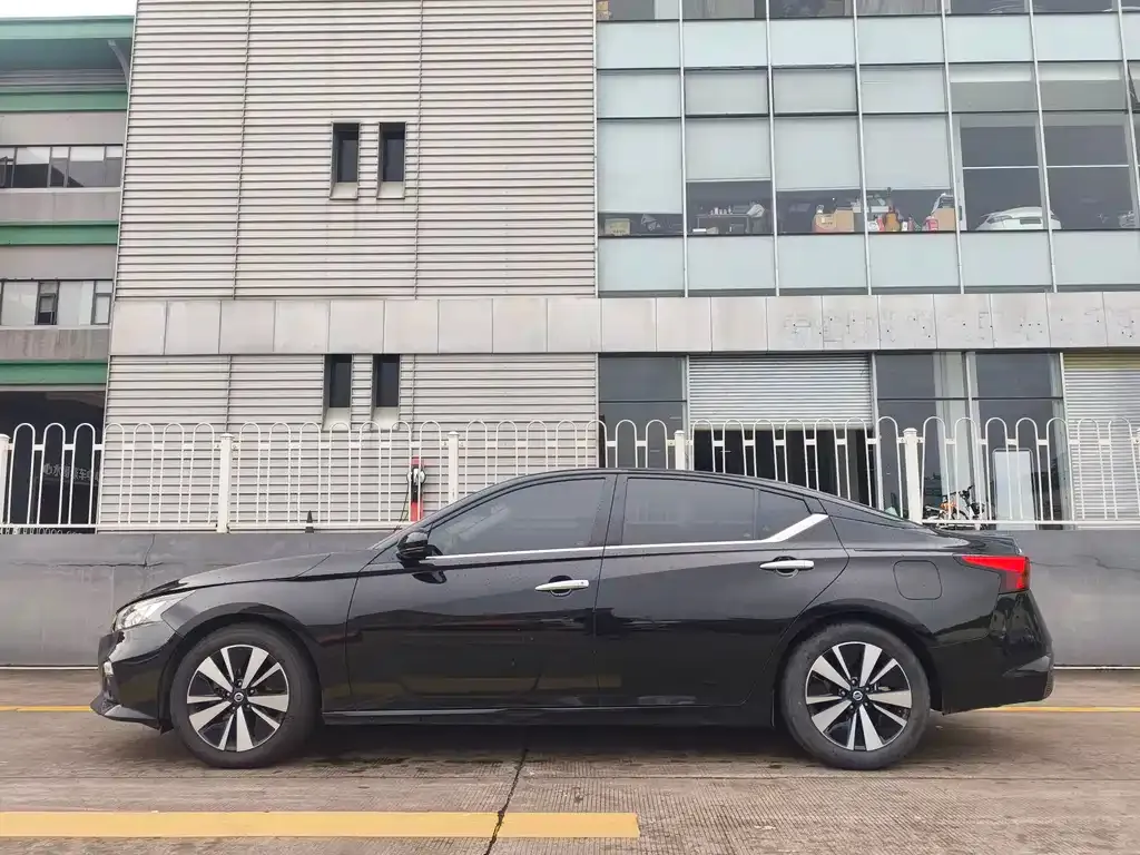 Nissan Teana 2022 из CN, фото 4