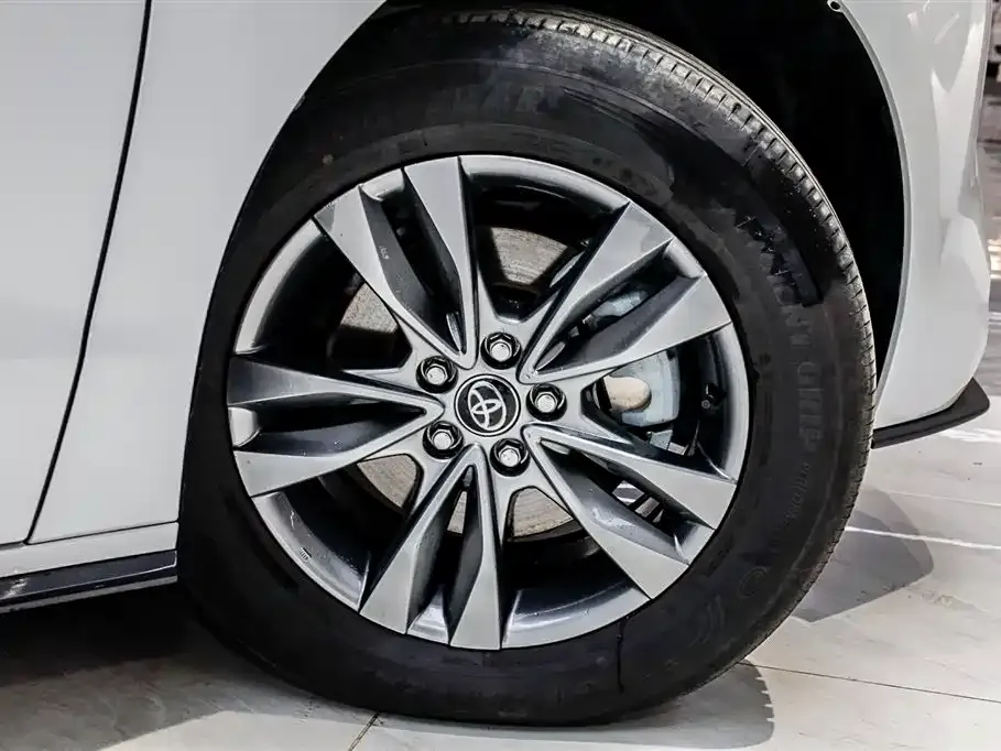Toyota Sienna 2026 из CN, фото 1