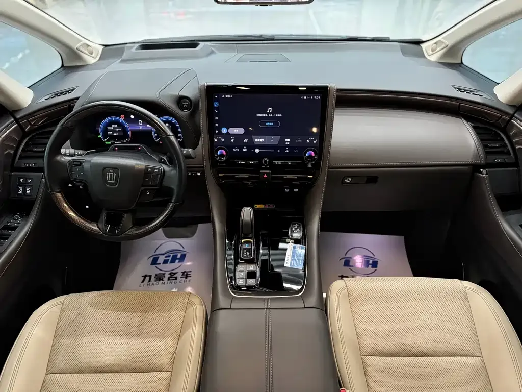 Toyota Vellfire — фото 5