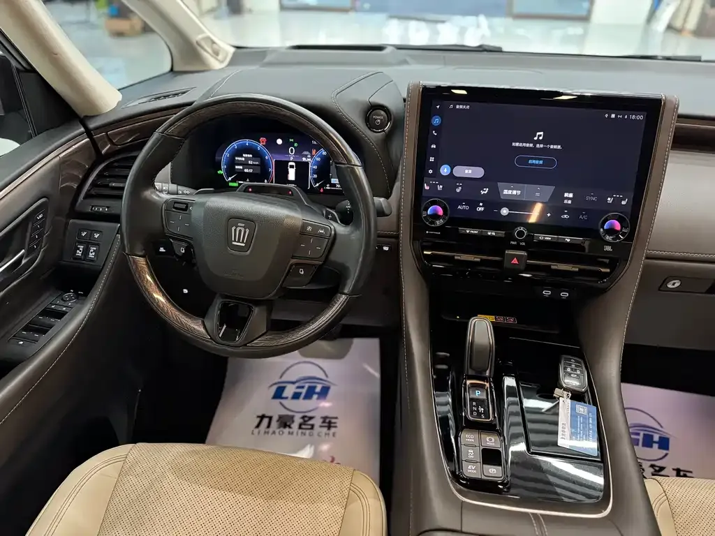 Toyota Vellfire — фото 6