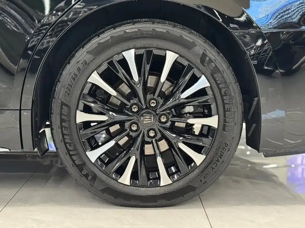 Toyota Vellfire — фото 9