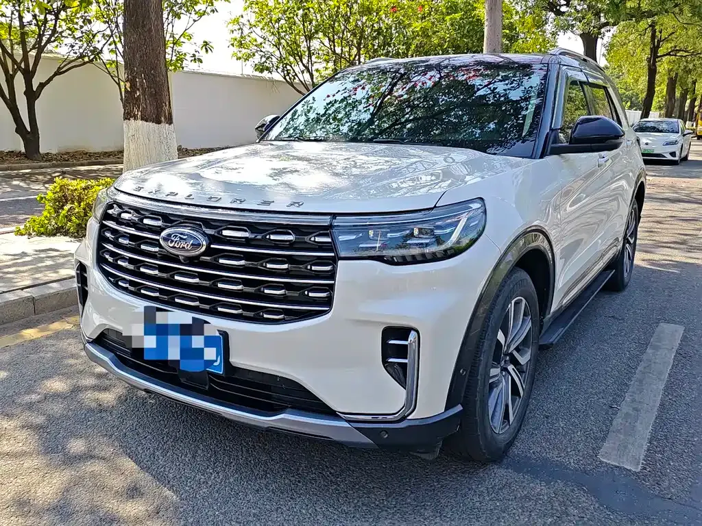 Ford Explorer 2023 из CN, фото 1