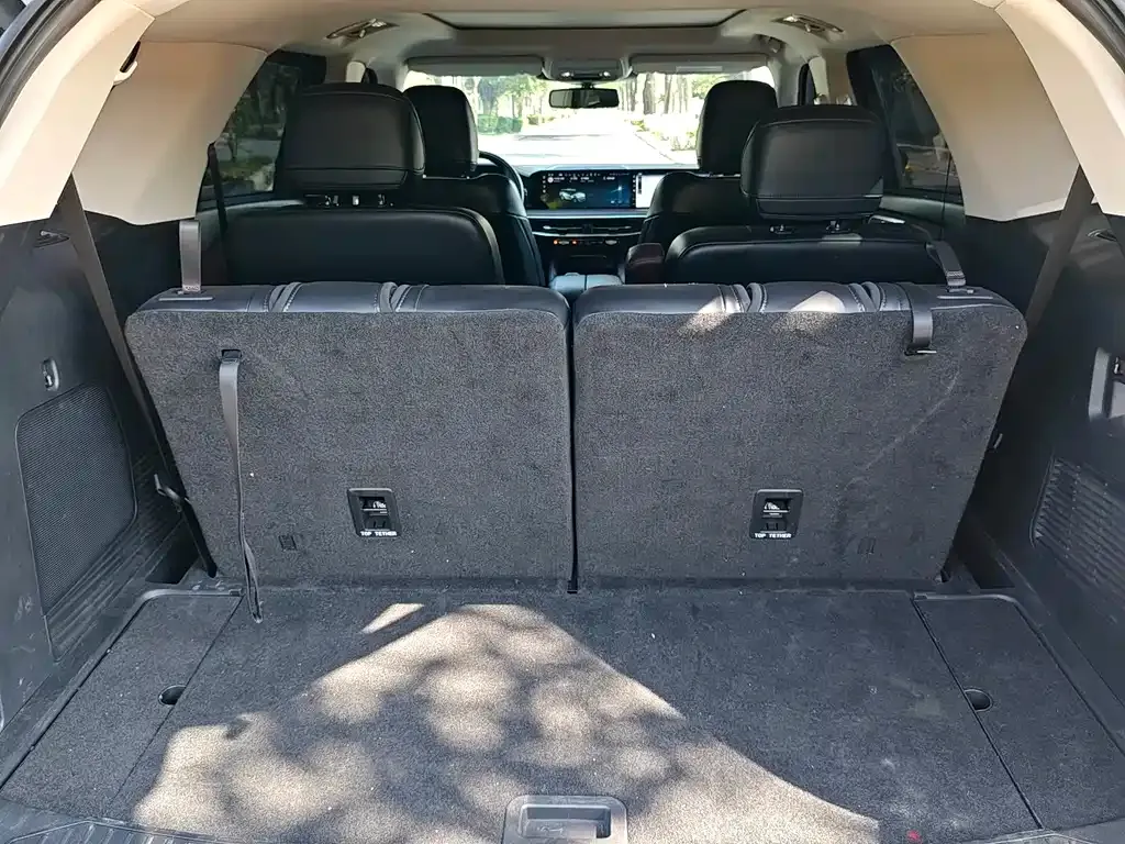 Ford Explorer 2023 из CN, фото 3