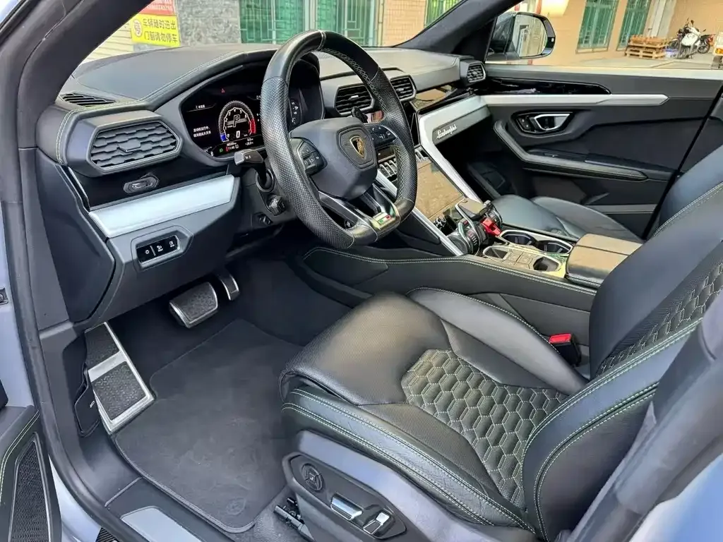 Lamborghini Urus — фото 7