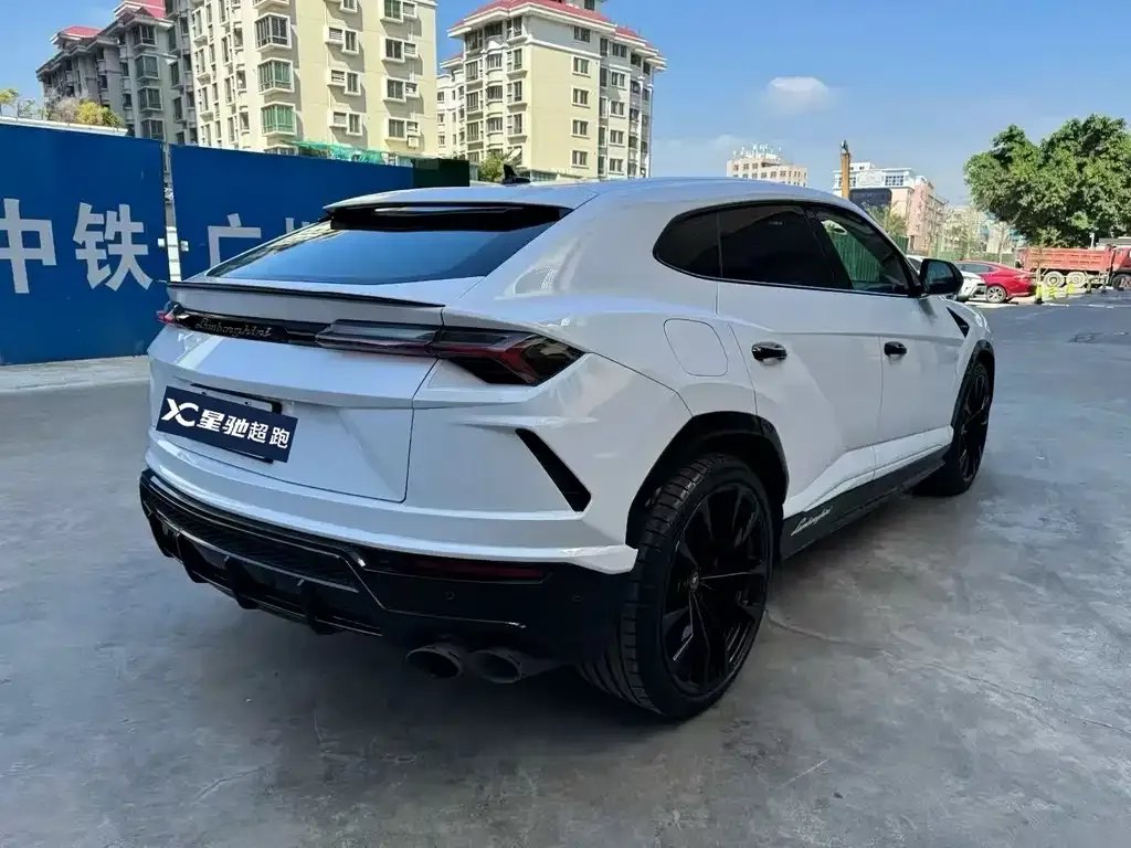 Lamborghini Urus — фото 8