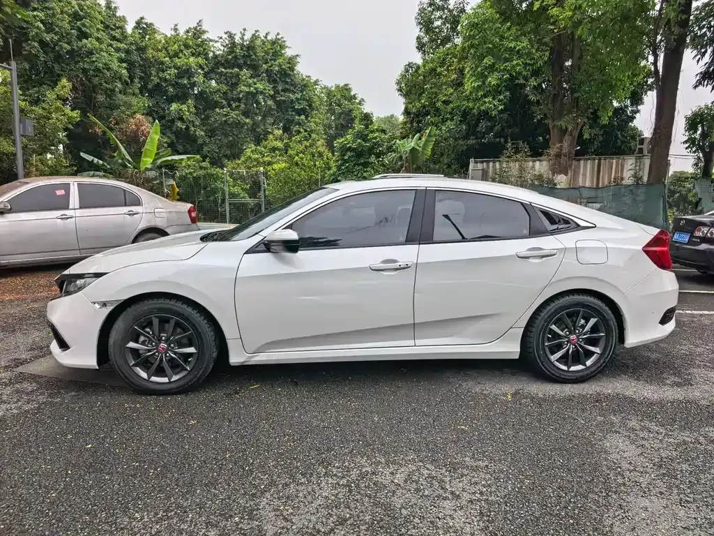 Honda Civic — фото 6