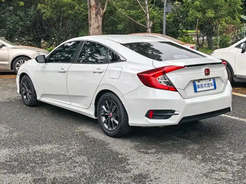 Honda Civic — фото 9
