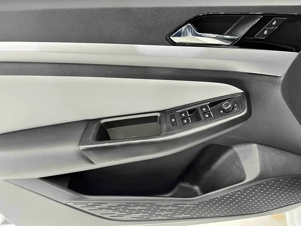 Volkswagen Bora 2023 из CN, фото 10