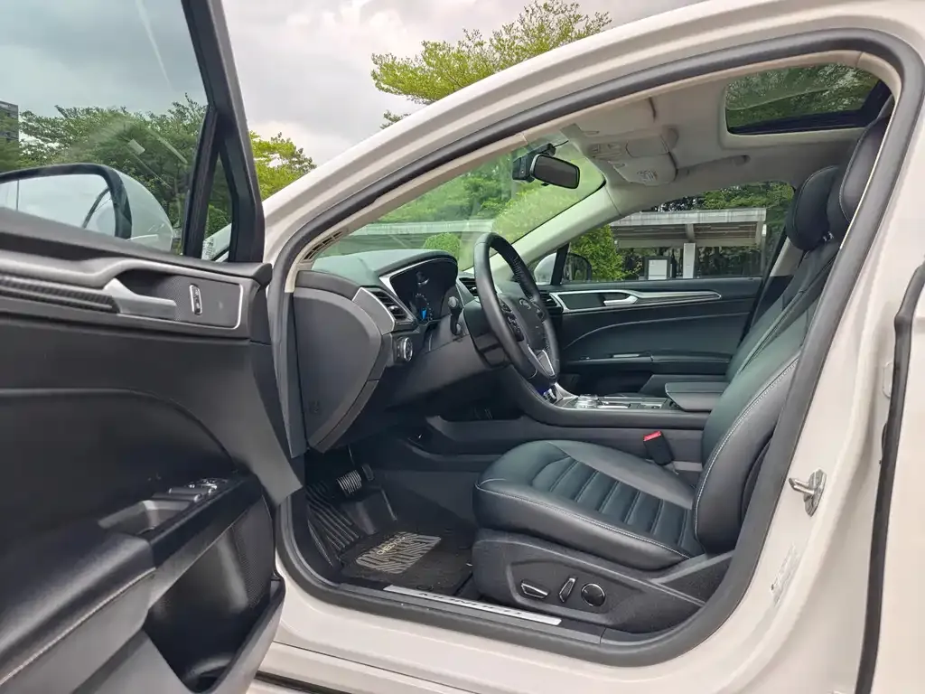 Ford Mondeo 2021 из CN, фото 6