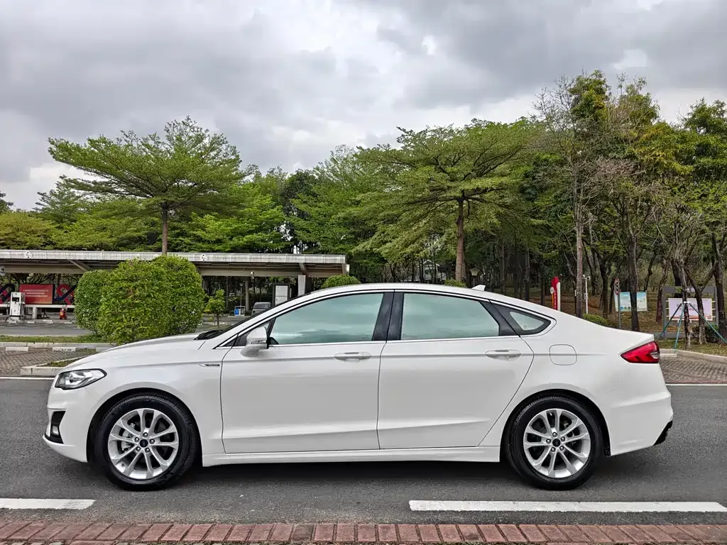Ford Mondeo 2021 из CN, фото 4