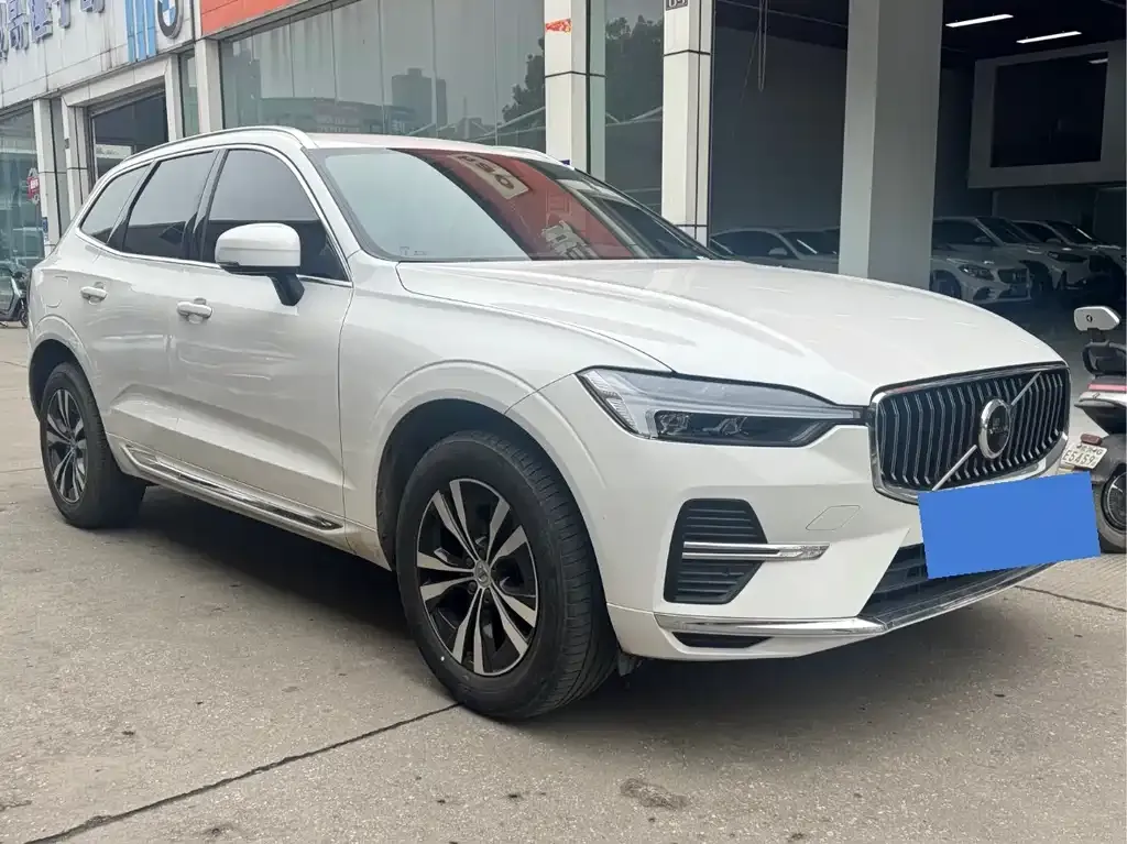 Volvo XC60 — фото 10
