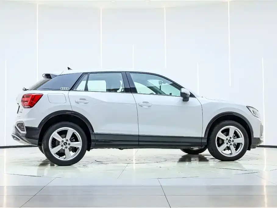 Audi Q2L 2023 из CN, фото 4