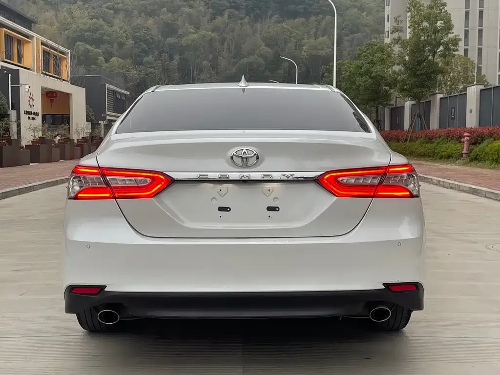 Toyota Camry 2022 из CN, фото 8