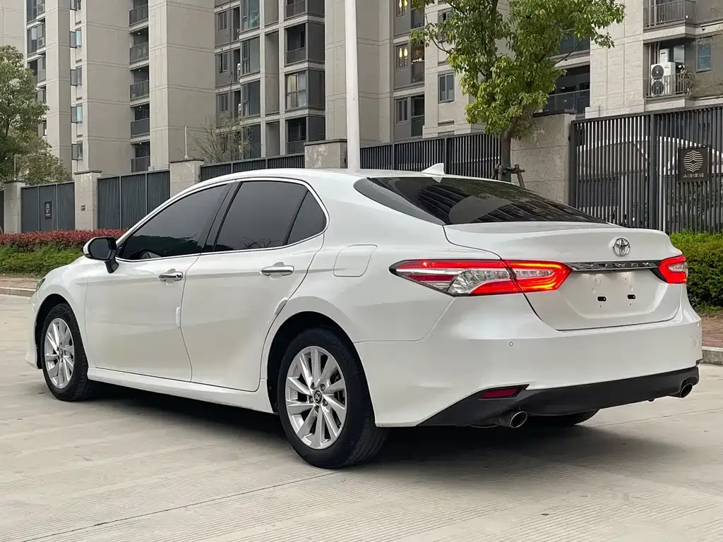 Toyota Camry 2022 из CN, фото 5
