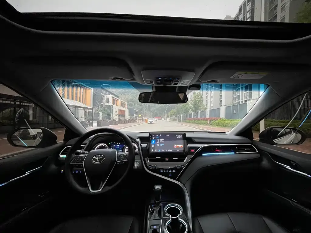 Toyota Camry 2022 из CN, фото 2