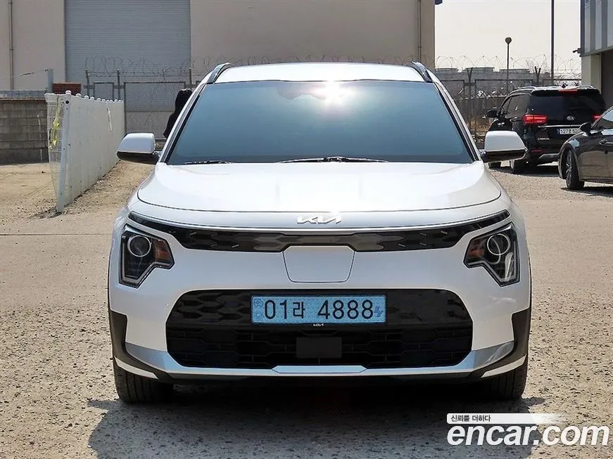Kia Niro — фото 1