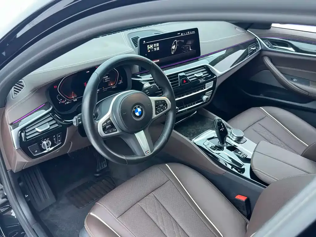 BMW 5 Series — фото 9