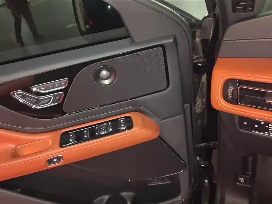 Lincoln Aviator 2025 из CN, фото 3