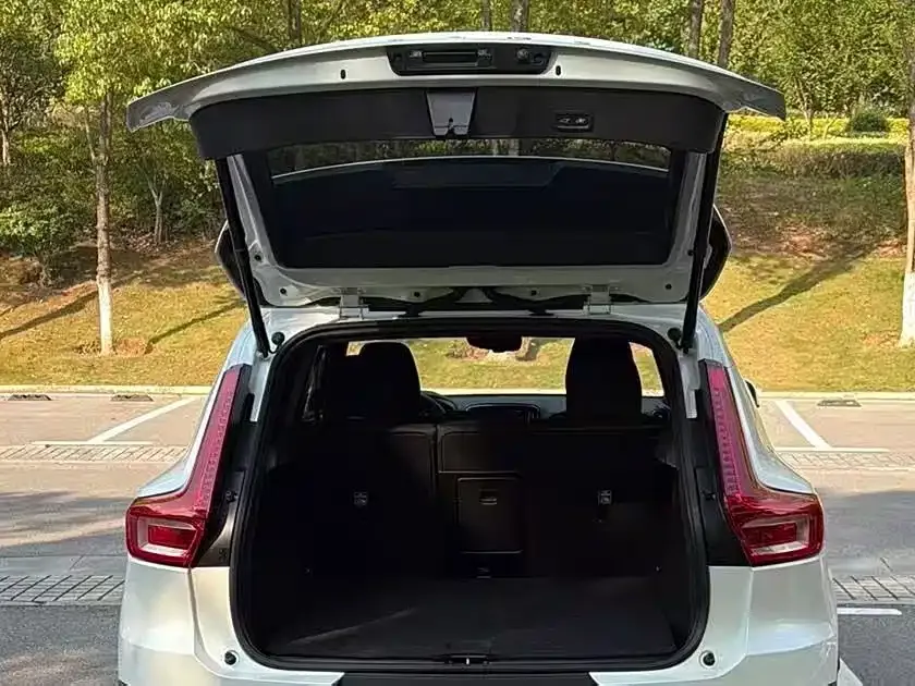 Volvo XC40 2023 из CN, фото 7