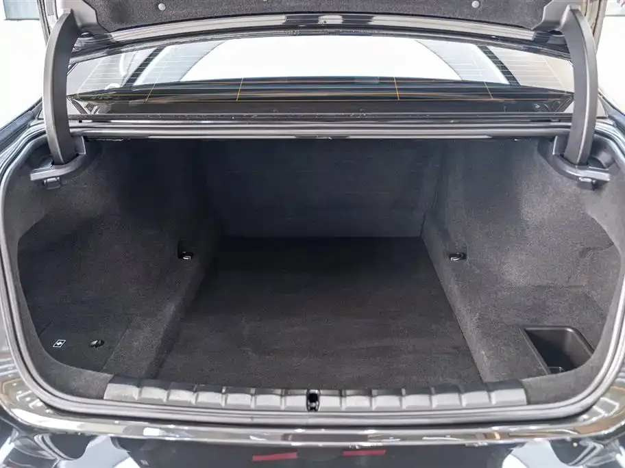 BMW 7 Series 2024 из CN, фото 2
