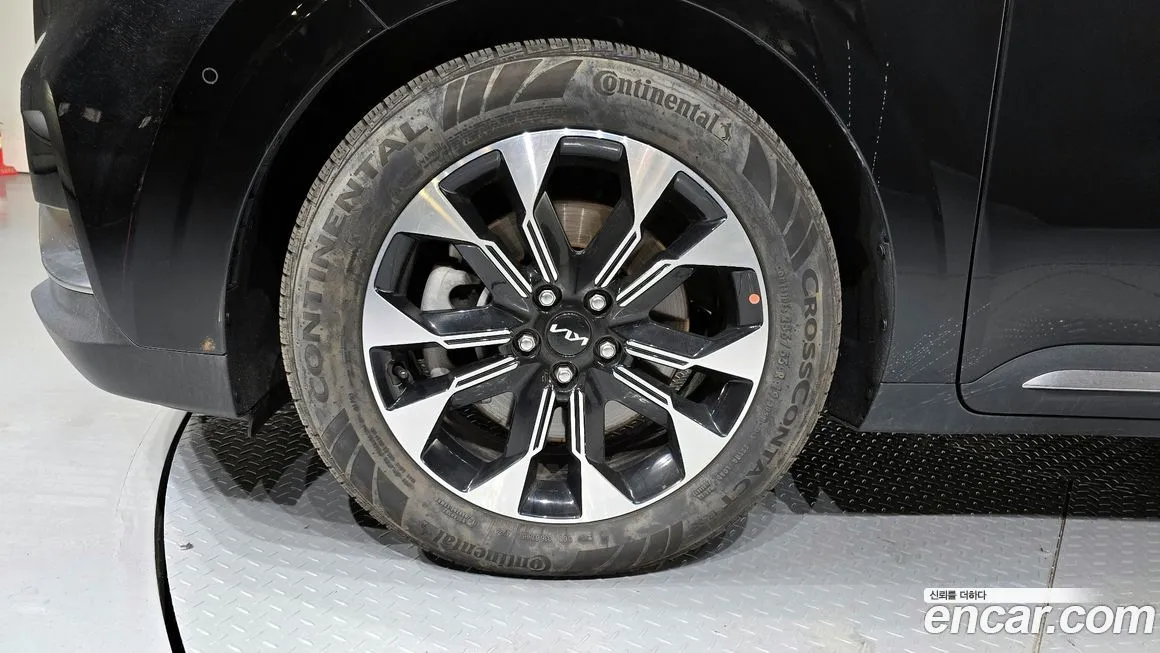 Kia Carnival — фото 10