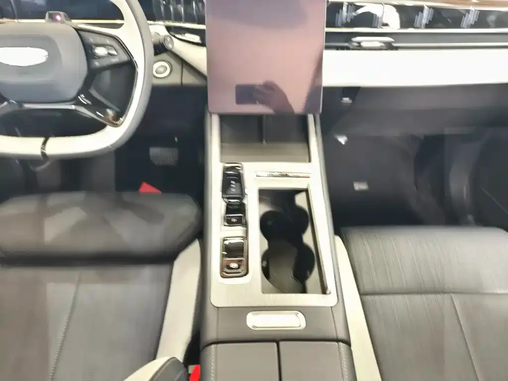 Geely Boyue L 2024 из CN, фото 2