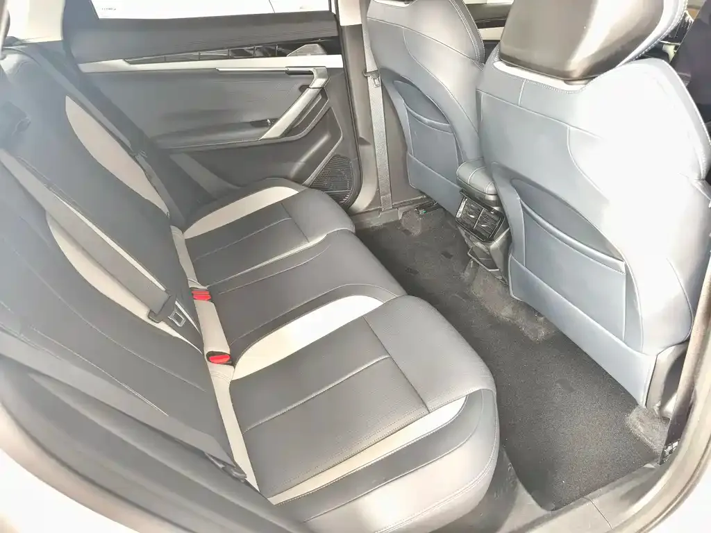Geely Boyue L 2024 из CN, фото 5
