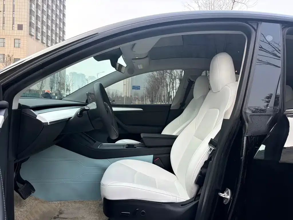 Tesla Model Y — фото 5