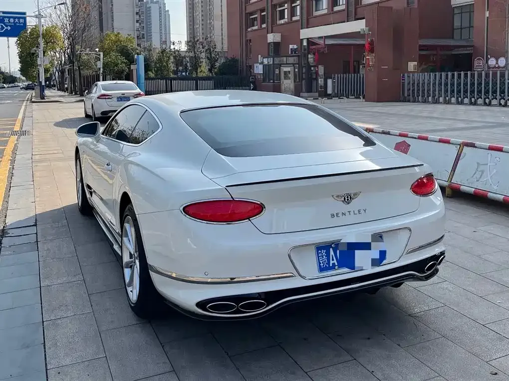 Bentley Continental 2021 из CN, фото 7