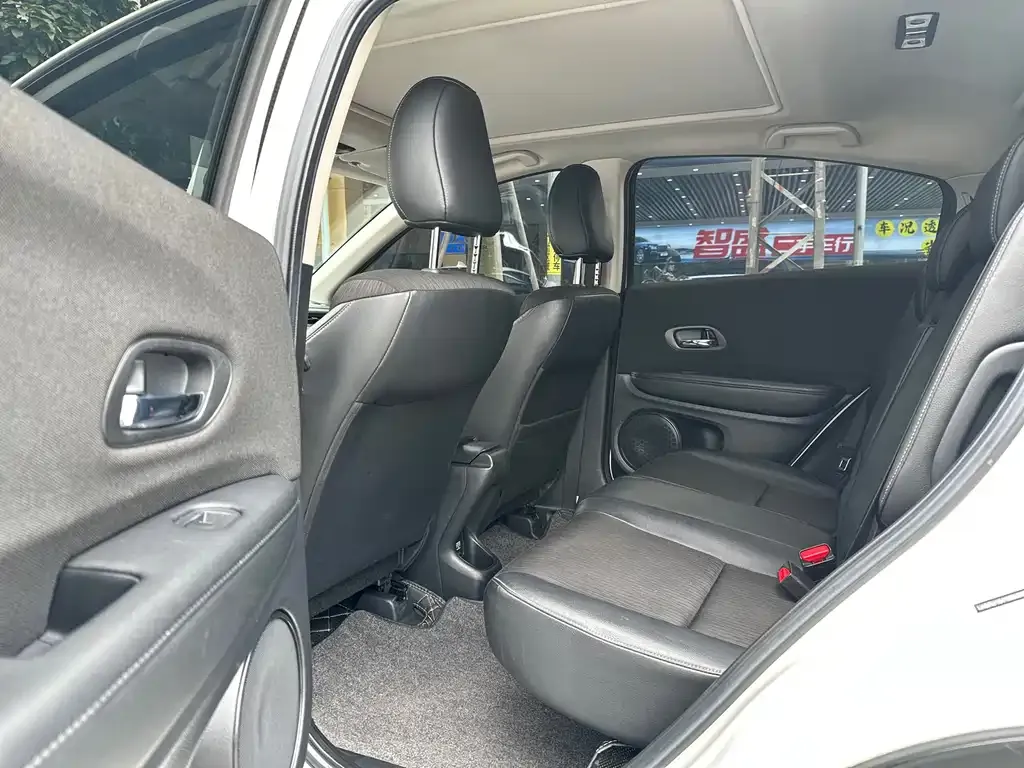 Honda Vezel 2021 из CN, фото 10