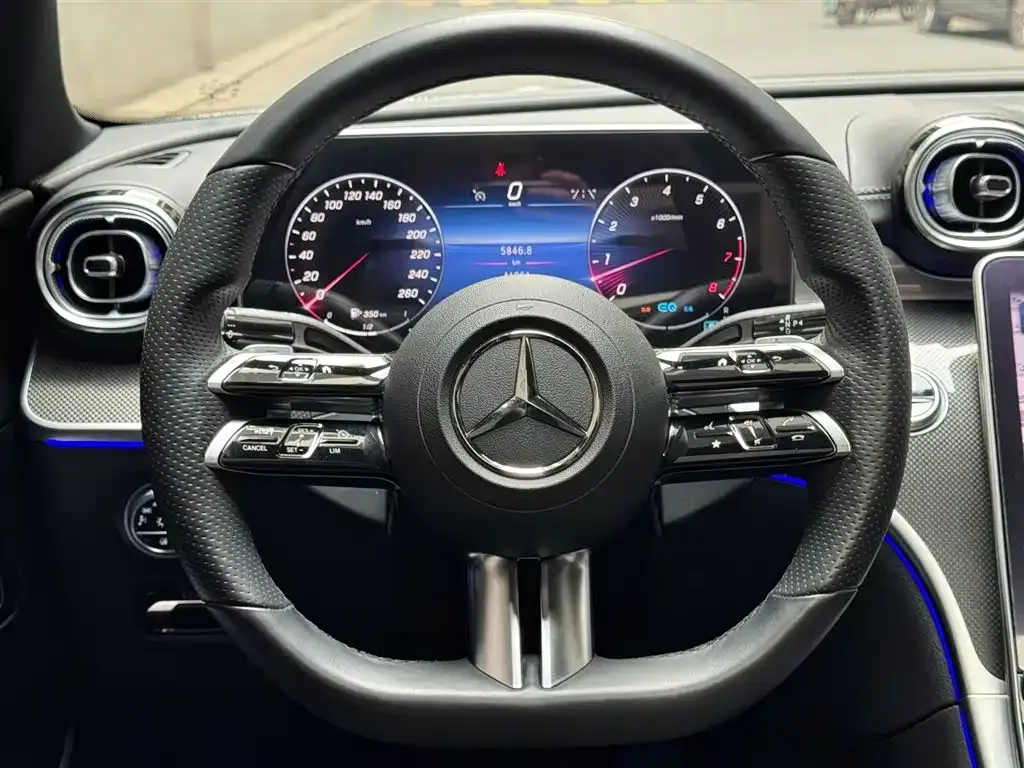 Mercedes-Benz C-Class — фото 10