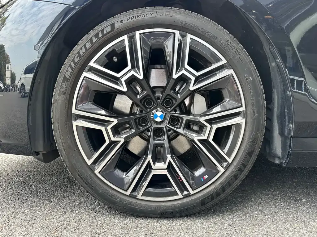 BMW 5 Series — фото 3
