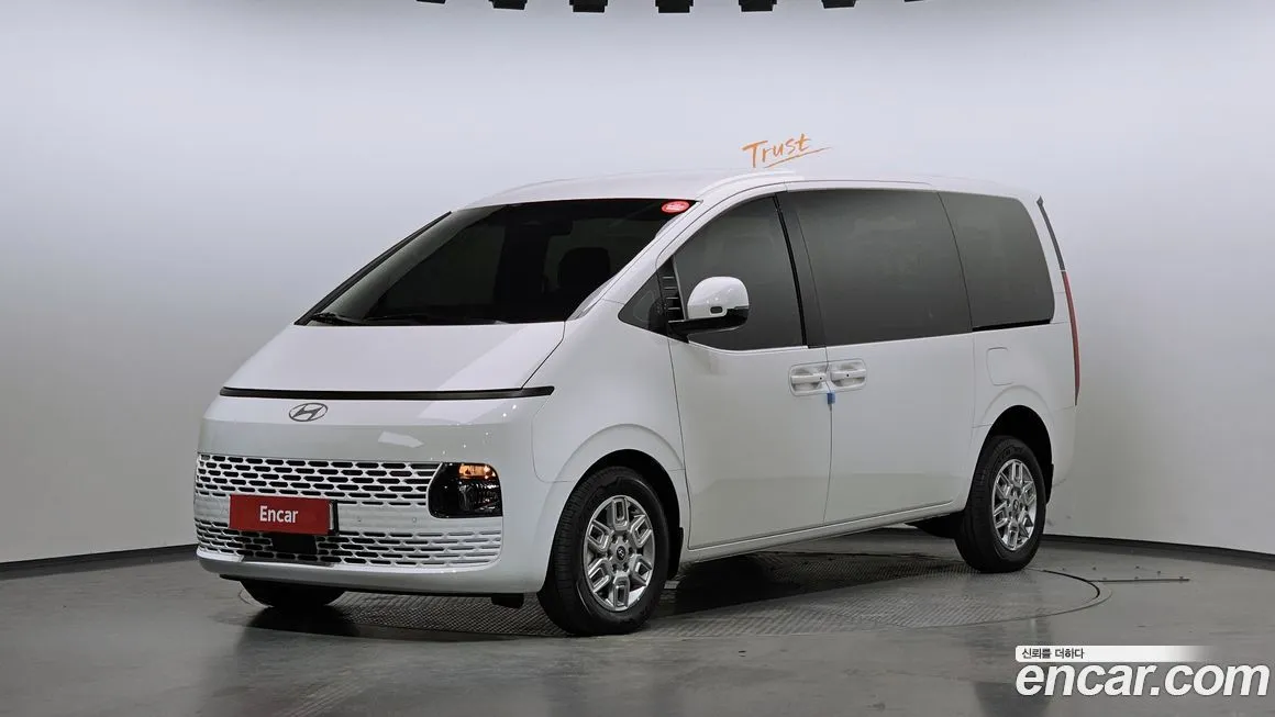 Hyundai Staria