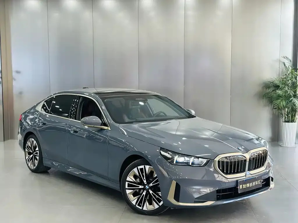 BMW 5 Series — фото 3