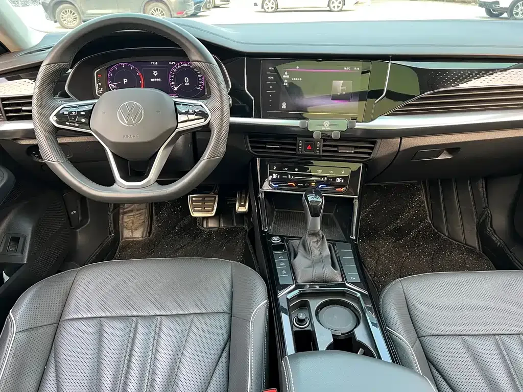 Volkswagen Passat — фото 8