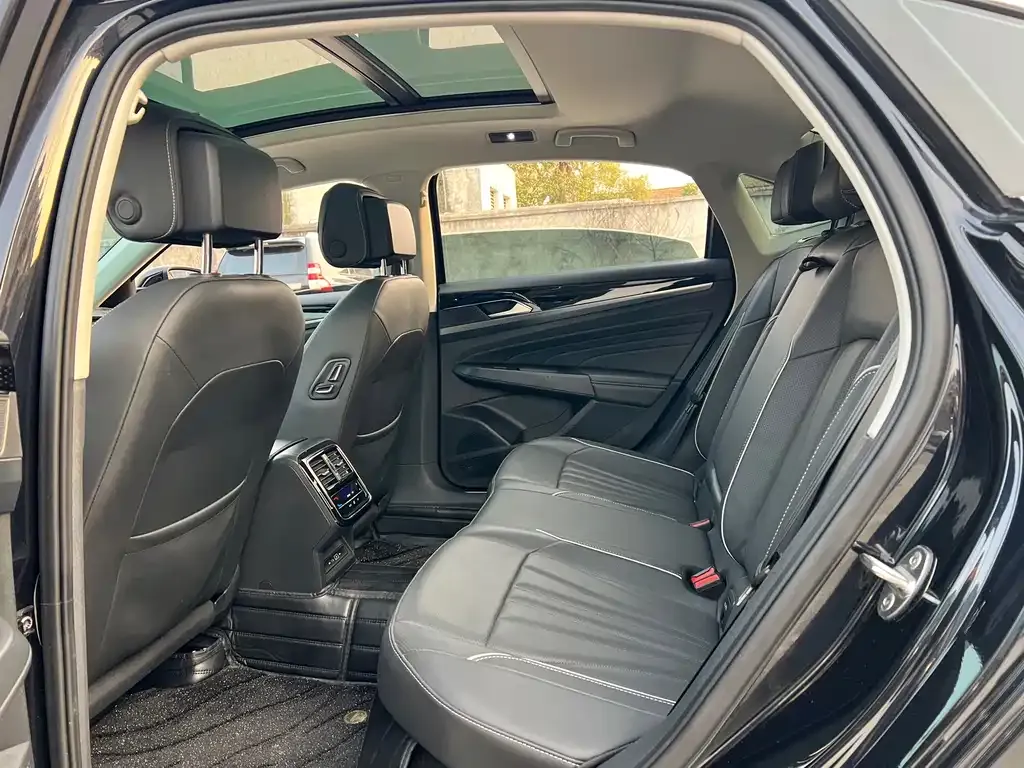 Volkswagen Passat — фото 5
