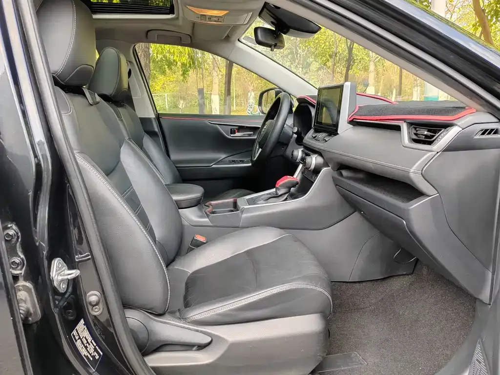 Toyota RAV4 2021 из CN, фото 8